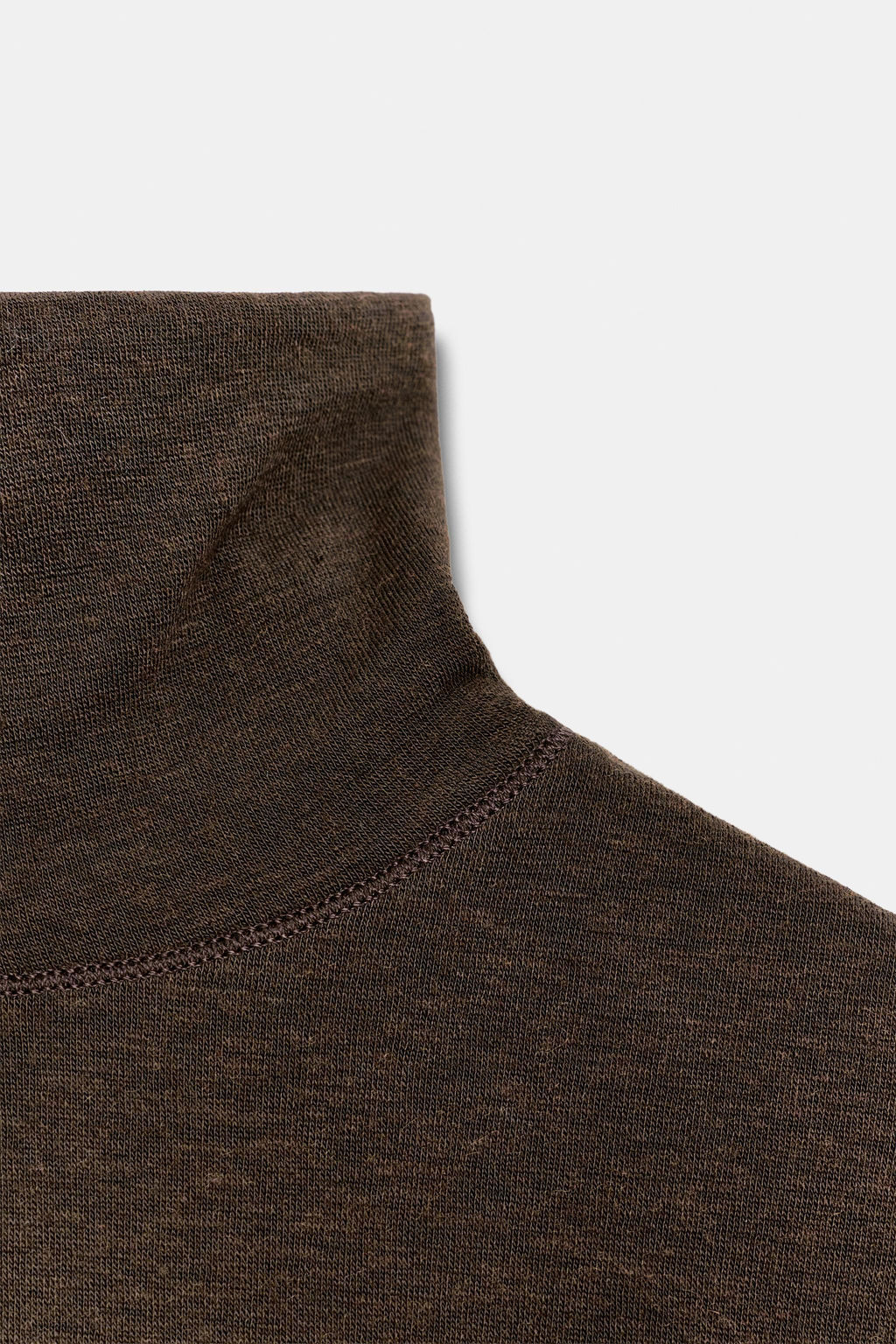 CAMISETA CUELLO ALTO ASIM?TRICA / Marr?n - Zara фото 8