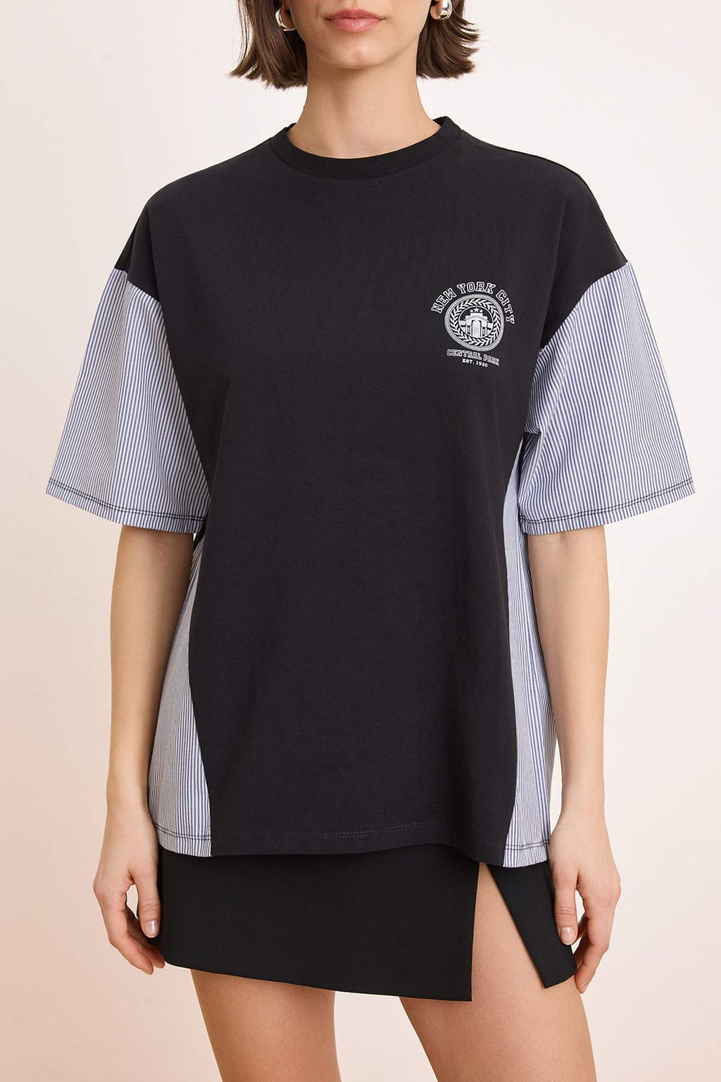 TRENDYOLMILLA Siyah Oversize/Genis Kal?p Poplin Detayl? Bask?l? Orme T-Shirt TWOSS24TS00005 фото 11