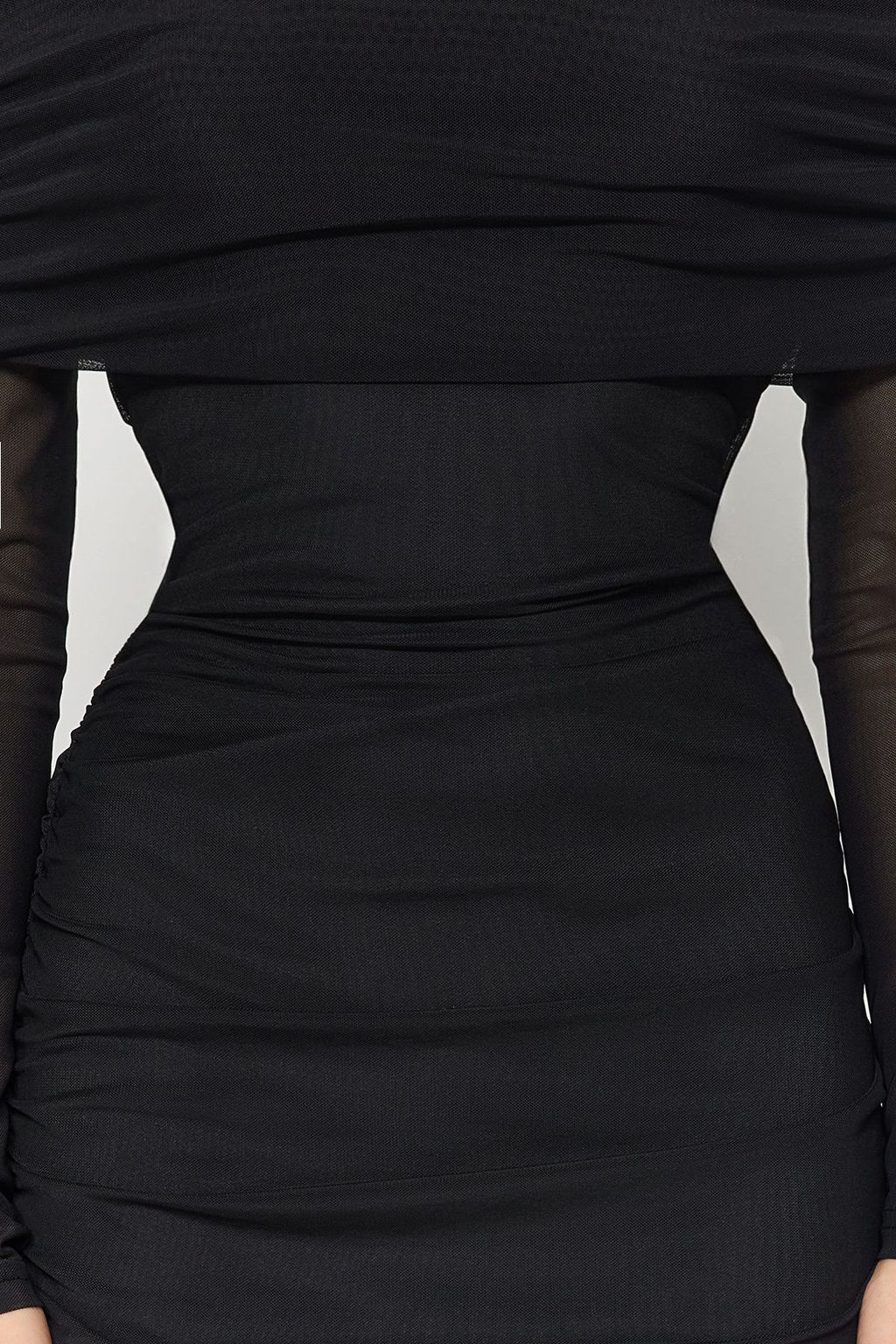 TRENDYOLMILLA Siyah Tul Buzgu/Drape Detayl? Vucuda Oturan Carmen Yaka Midi Orme Kalem Esnek Elbise TWOAW24EL00146 фото 4