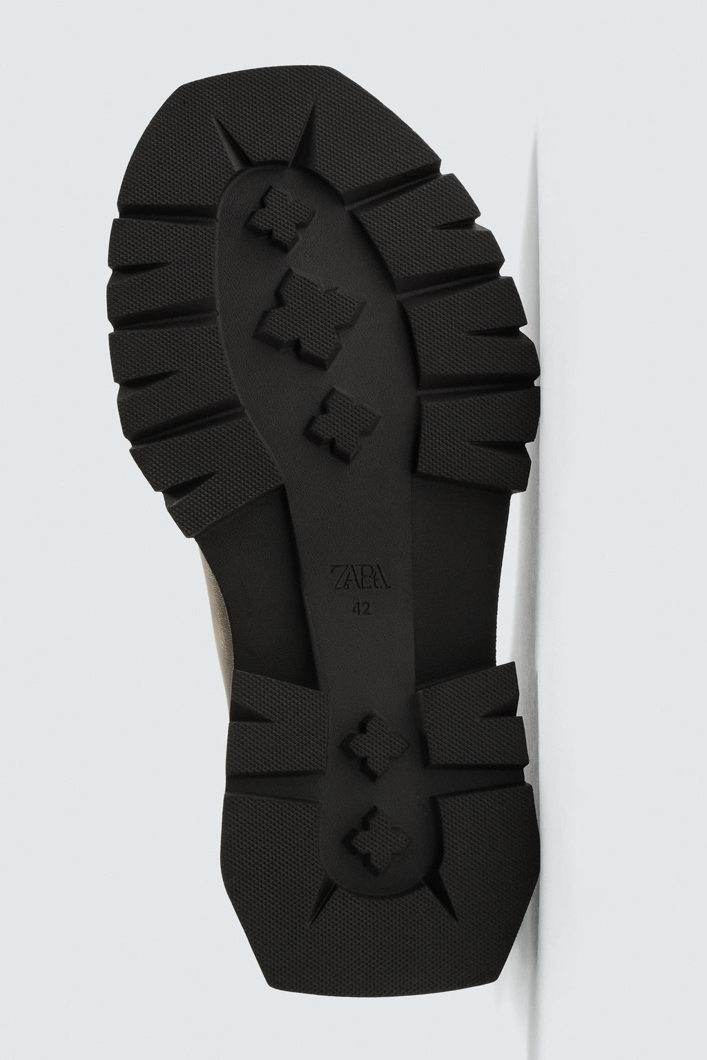 DISTRESSED CHUNKY CHELSEA BOOTS - Zara фото 7