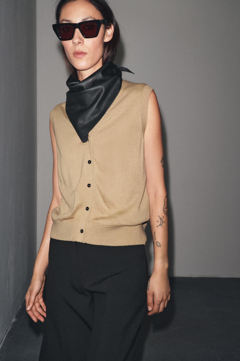 PLAIN KNIT WAISTCOAT TOP - Zara фото 9