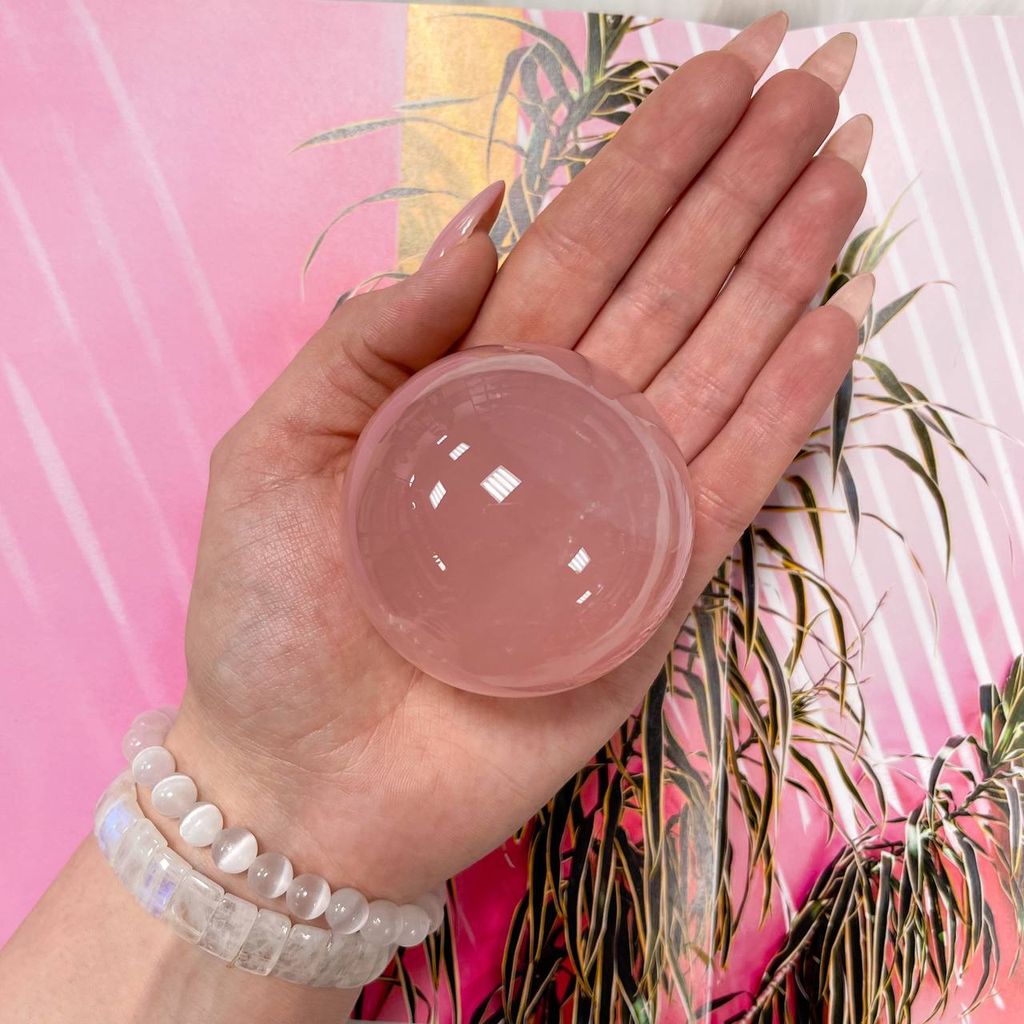 Шар из мадагаскарского Розового кварца