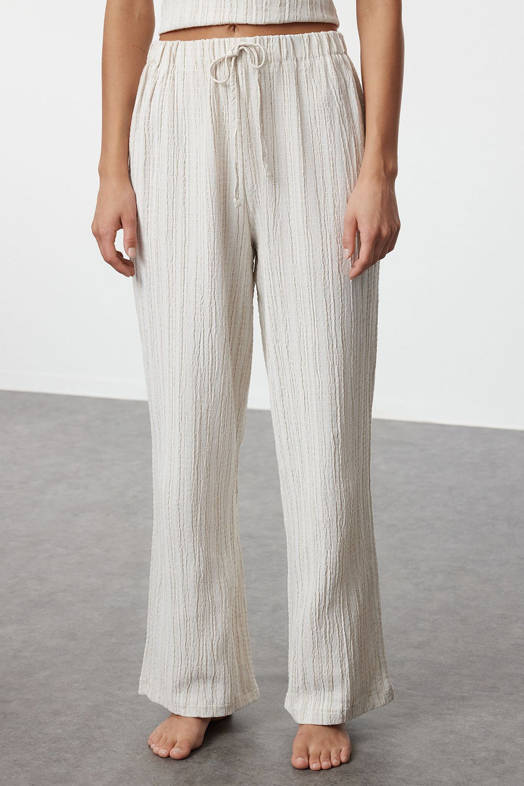 Trendyolmilla Siyah Baglama Detayl? Ip Ask?l? Dokuma Pijama Tak?m? THMSS24PT00402 фото 3