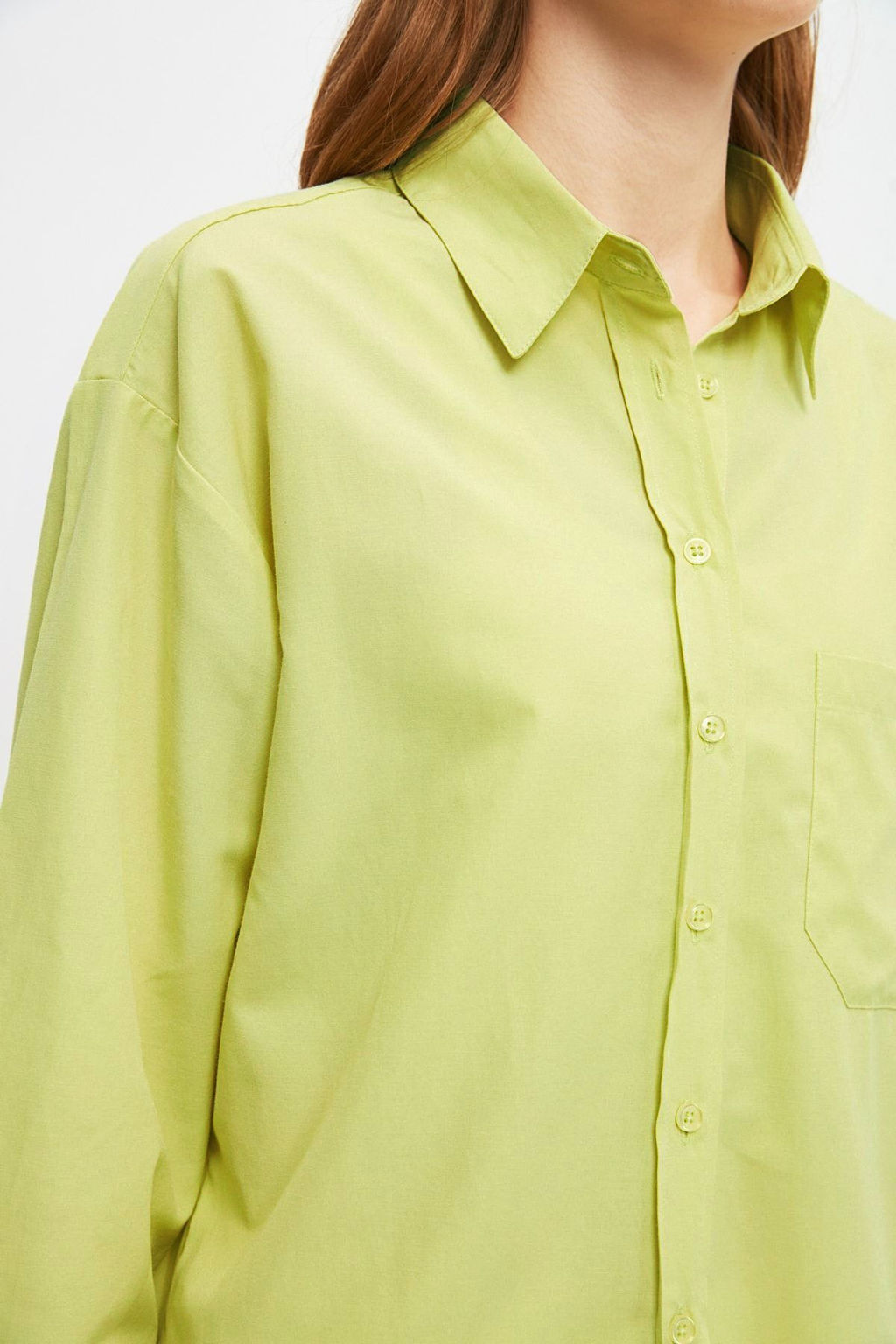 TRENDYOLMILLA Beyaz Tek Cepli Boyfriend/Genis Kal?p Pamuklu Dokuma Gomlek TWOAW20GO0115 фото 7