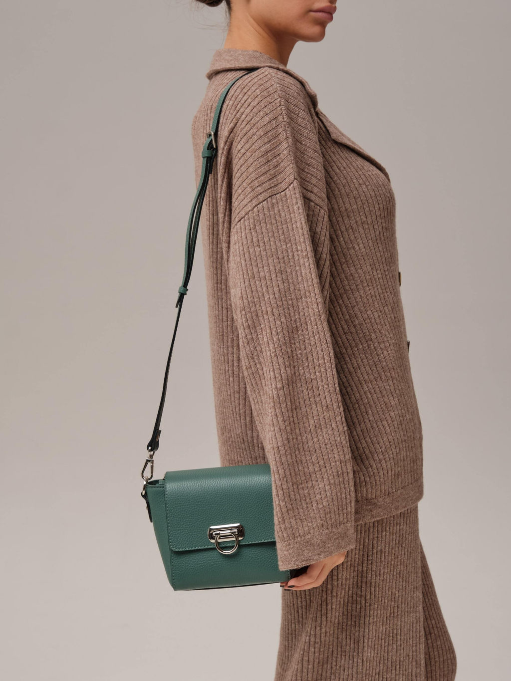 Сумка кожаная через плечо Azaro 3520 мутный минт