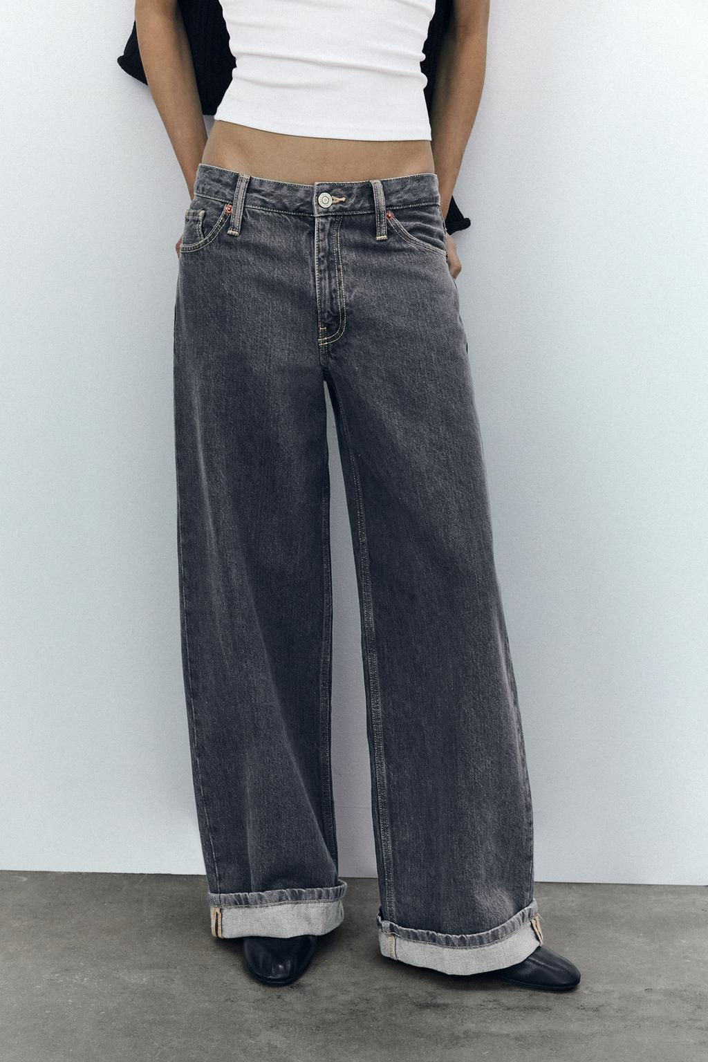 RELAXED FIT FOLD-UP LOW-RISE JEANS - Zara фото 26
