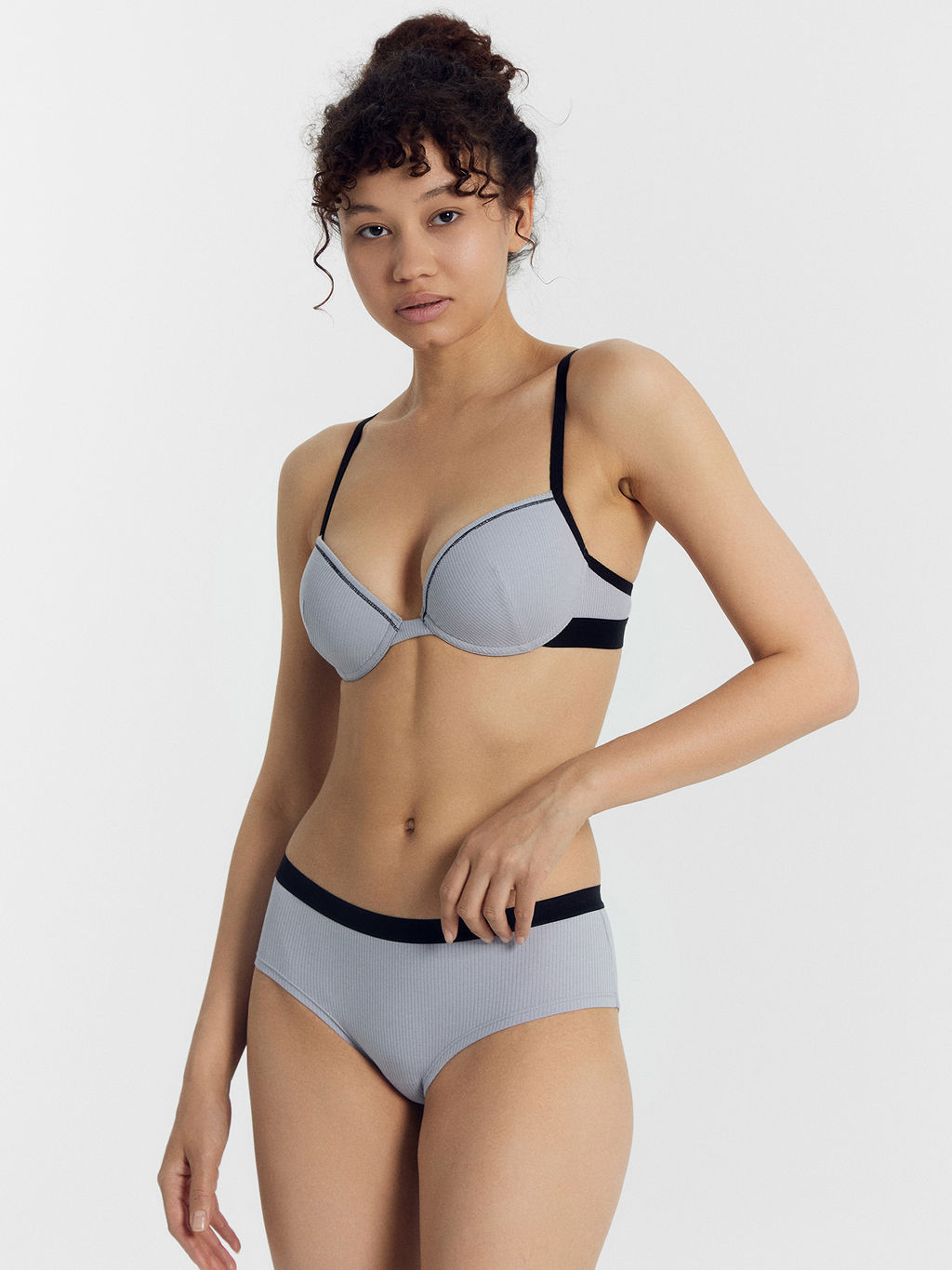 Цена за 2 штуки! Трусы женские шорты в сером цвете лунная скала 412407 - Mark formelle фото 3