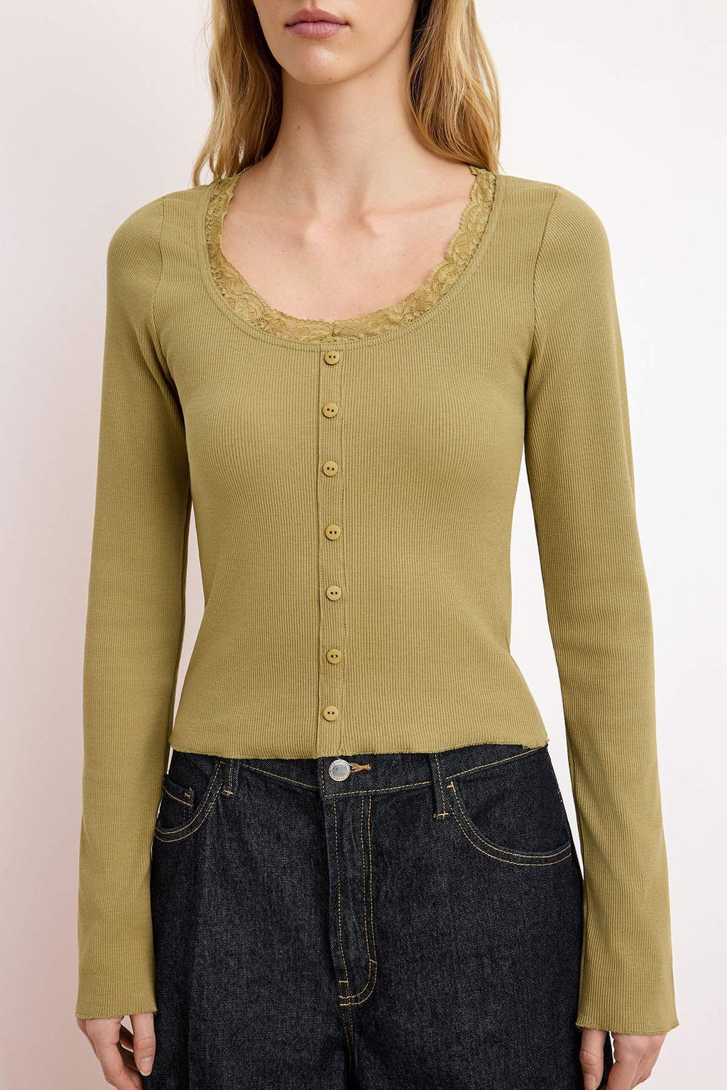 Haki Fitted/Vucuda Oturan Havuz Yaka Dantel Detayl? Fitilli Esnek Orme Bluz TWOSS26BZ00070