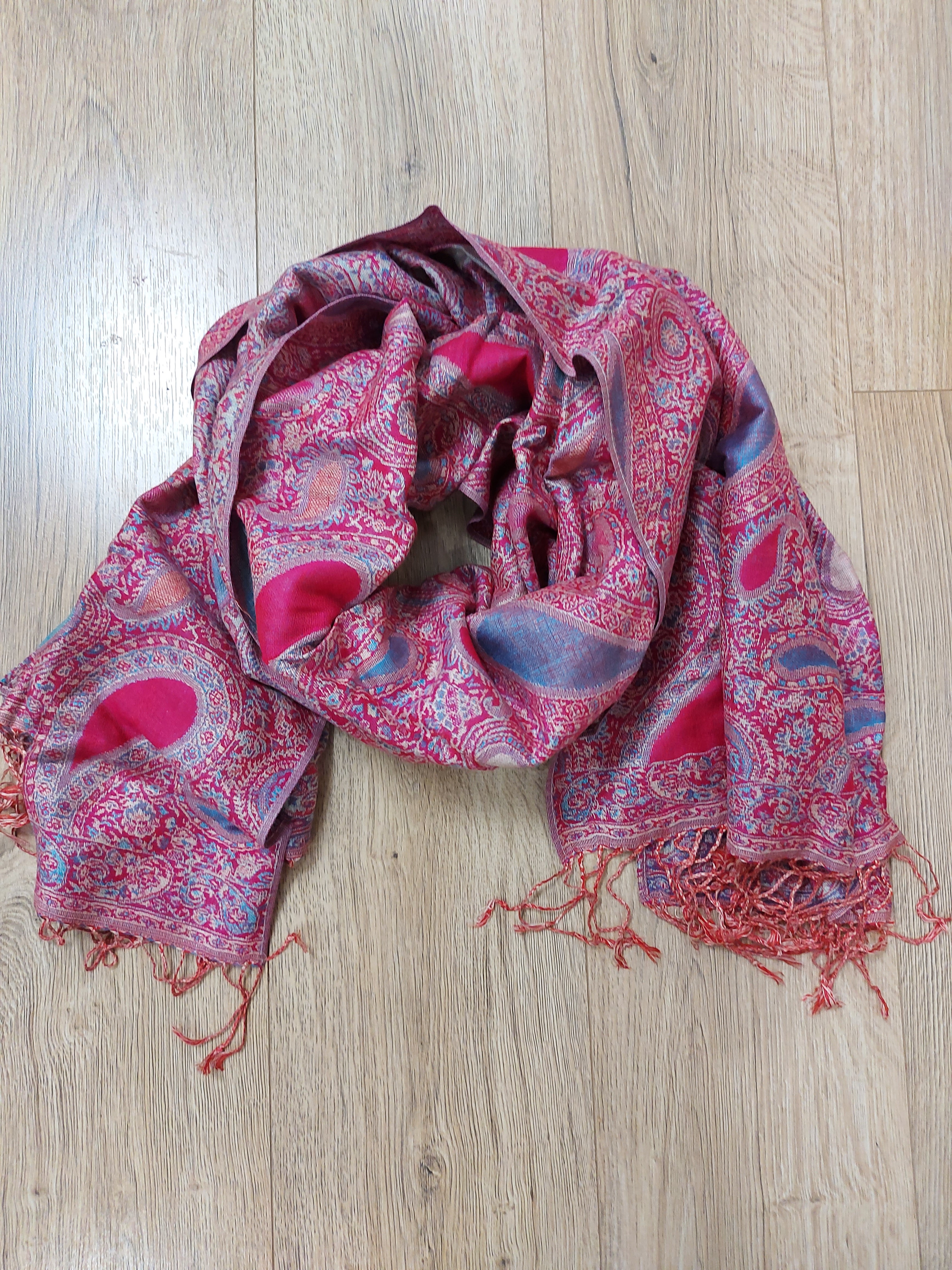 Женский шарф