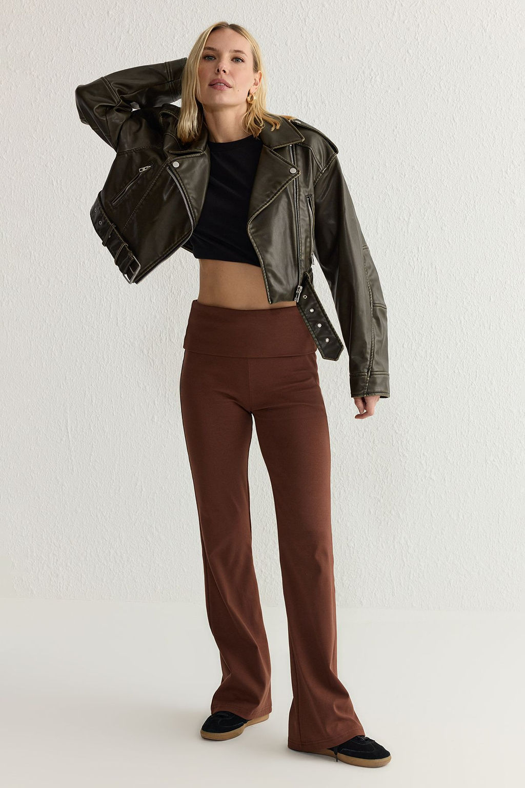 TRENDYOLMILLA Antrasit Melanj Flare/Ispanyol Paca Bel Detayl? Esnek Interlok Orme Pantolon TWOAW25PL00005 фото 3