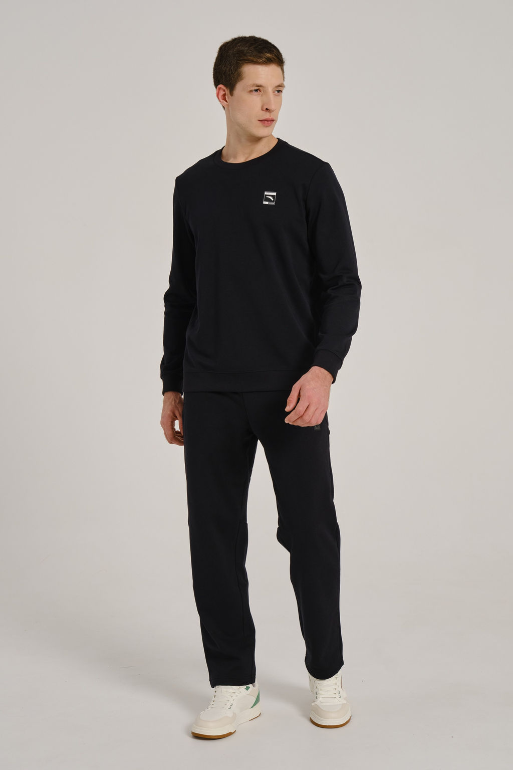 Свитшот Черный - Anta фото 2