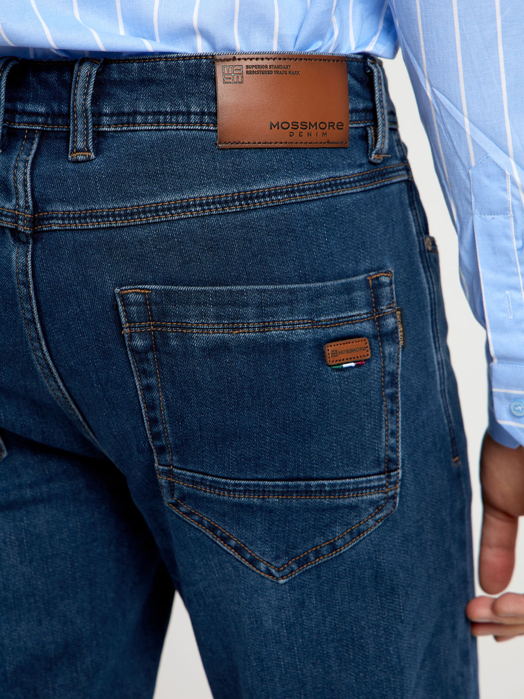 Утепленные мужские джинсы широкого кроя с начесом MOSSMORE