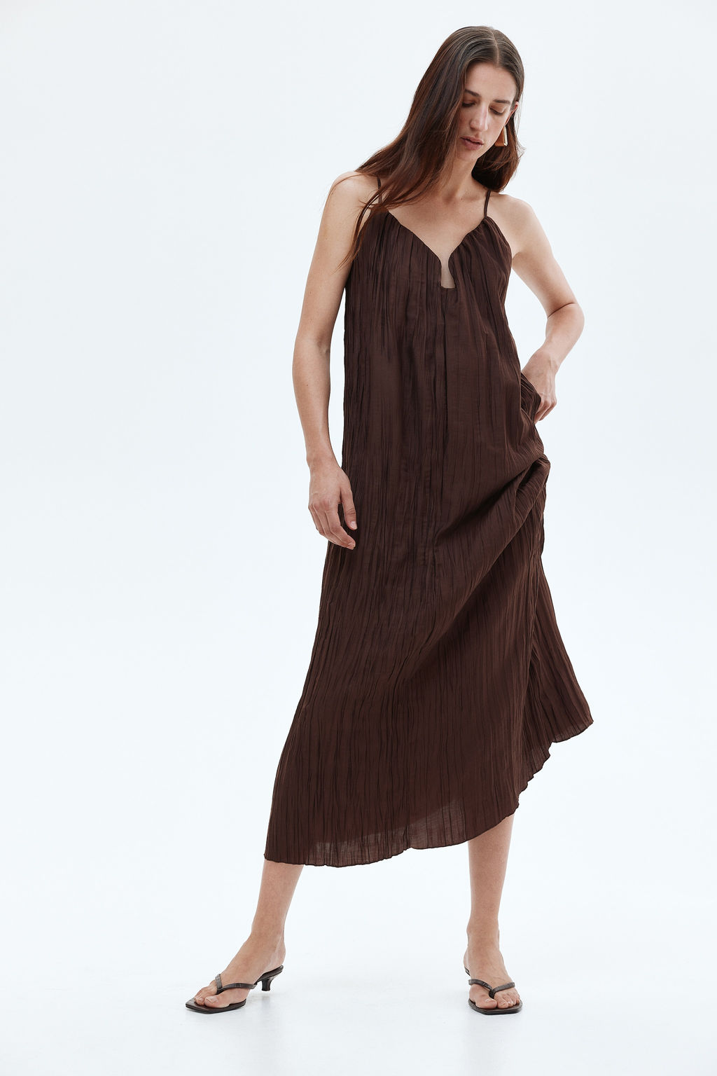 Vestido efecto arrugado con tirantes espagueti - H&m фото 6