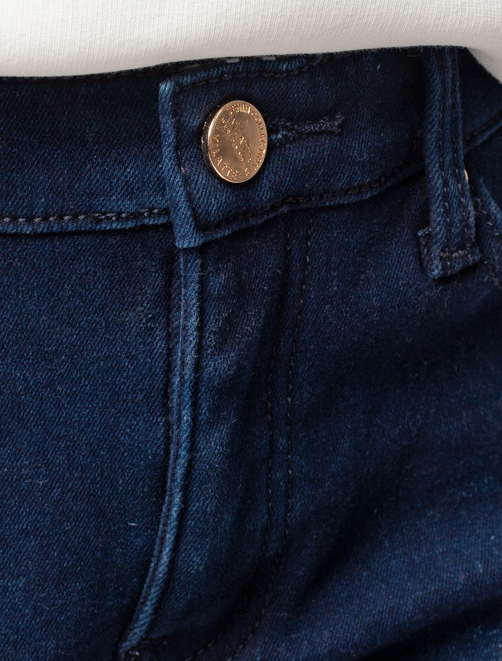 Эластичные джинсы mom-fit на флисе