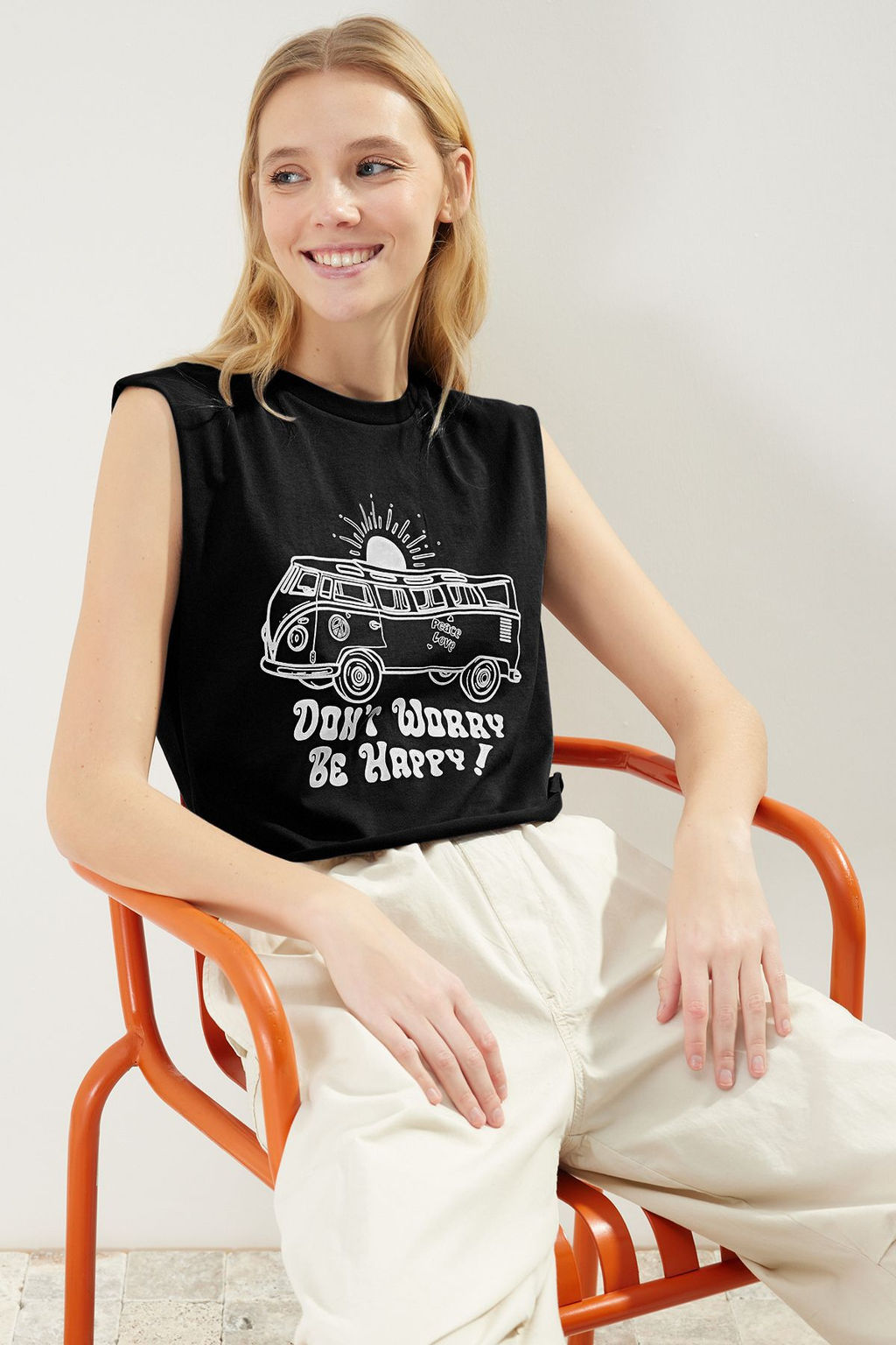 TRENDYOLMILLA K?rm?z? %100 Pamuk Bask?l? Kolsuz Relaxed/Rahat Kal?p Crop Bisiklet Yaka Orme T-Shirt TWOSS23TS00122  фото 25