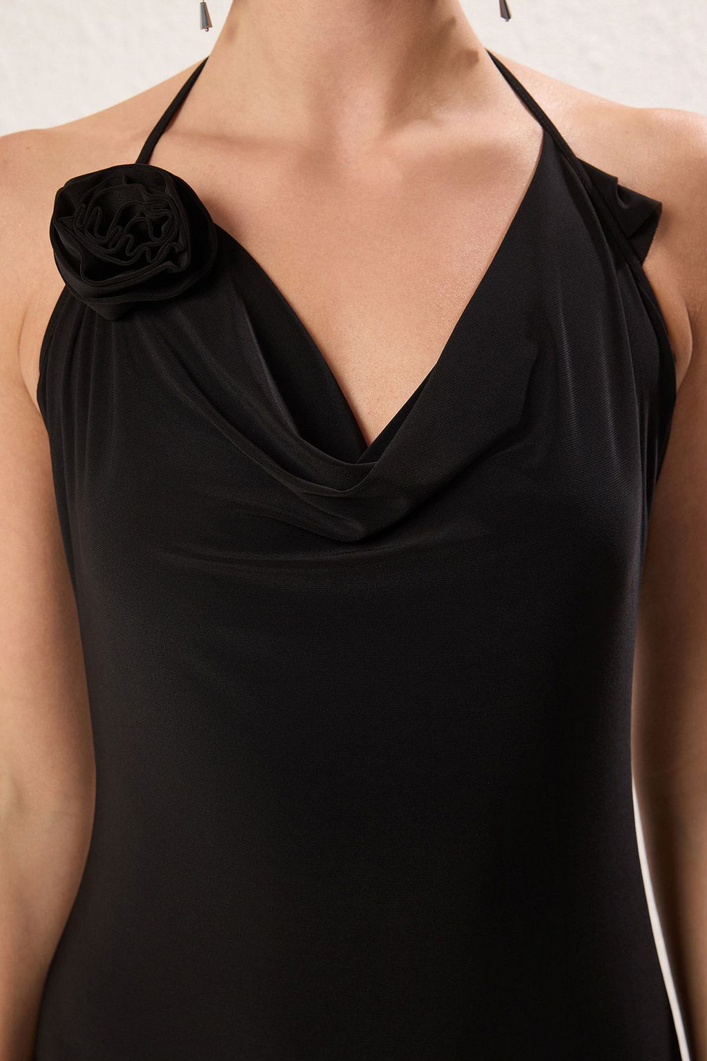 Siyah Gul Detayl? Orme Uzun S?k Abiye Gece Mezuniyet Elbisesi TPRSS25AE00122