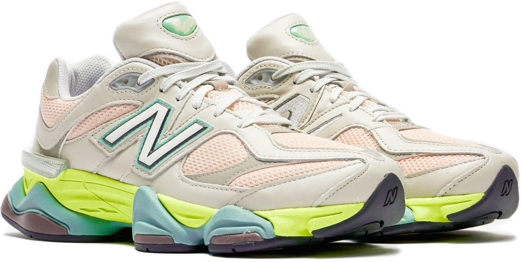 Кроссовки взрослые