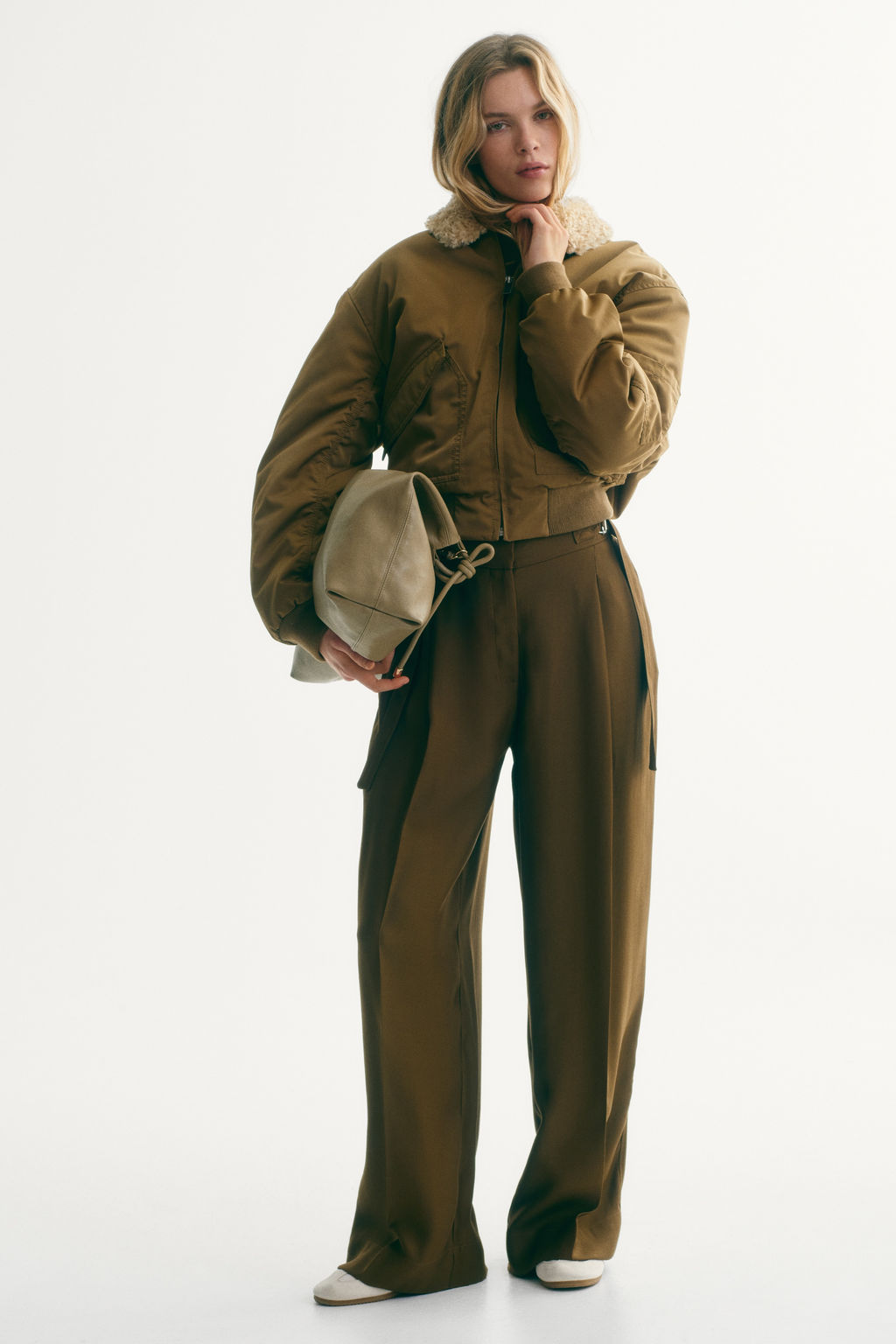 Pantal?n amplio con cintur?n - H&m фото 4