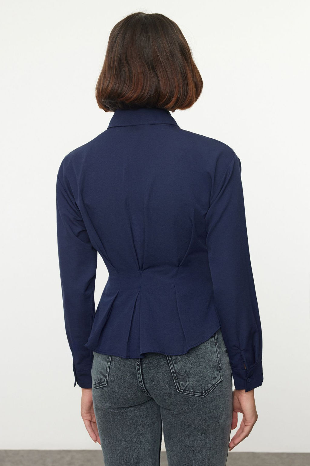 TRENDYOLMILLA Ekru Fitted Bele Oturan Pamuklu Dokuma Gomlek TWOAW24GO00186  фото 10