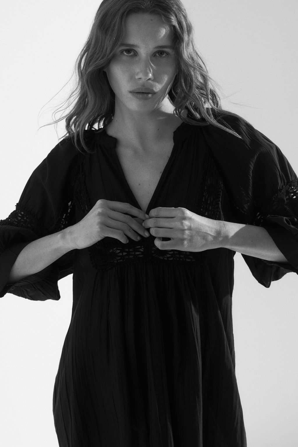 Vestido t?nica con inserciones de encaje - H&m фото 5