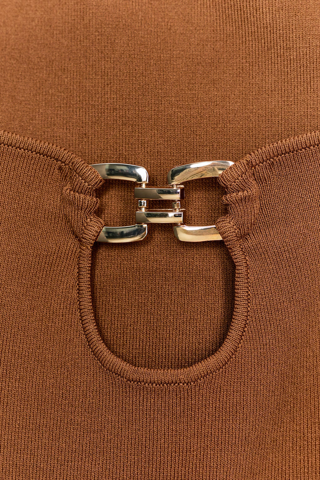 KNIT CUT-OUT TOP WITH METAL DETAIL - Zara фото 5