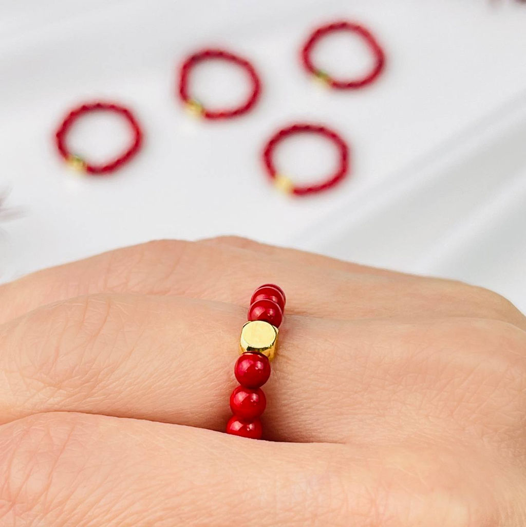 Кольцо на резинке из Коралла 16,5р.