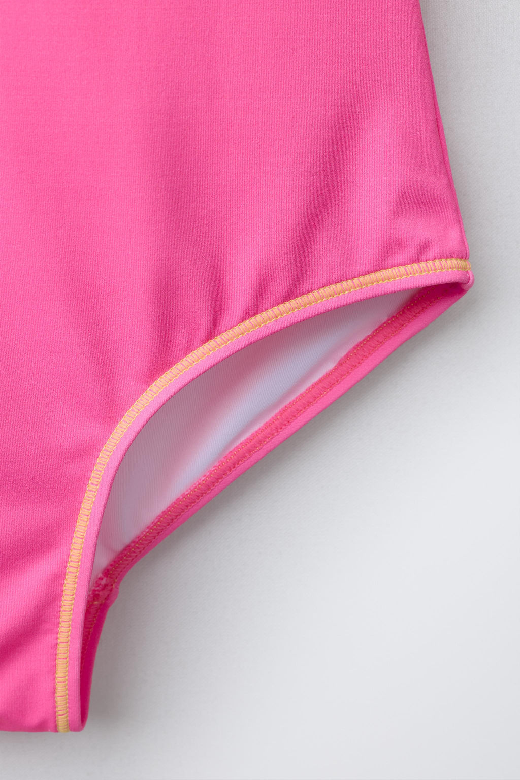 6-14 A?OS/ BA?ADOR FRUTAS HELLO KITTY SANRIO / Fucsia - Zara фото 4