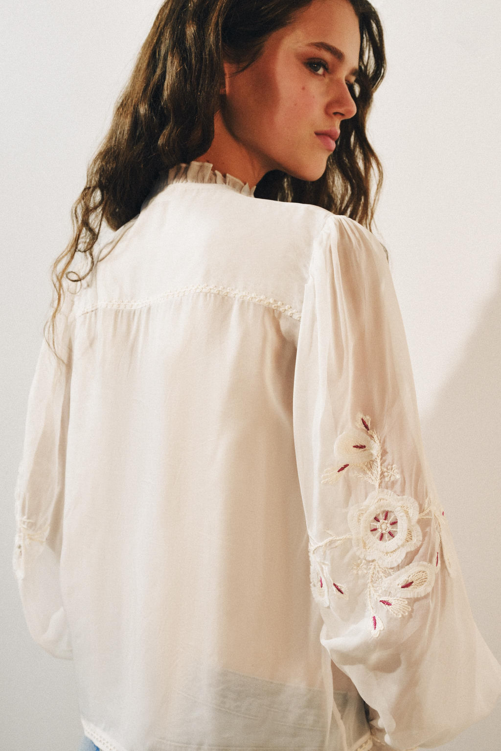 CAMISA ORGANZA BORDADOS ZW COLLECTION / Crudo - Zara фото 3