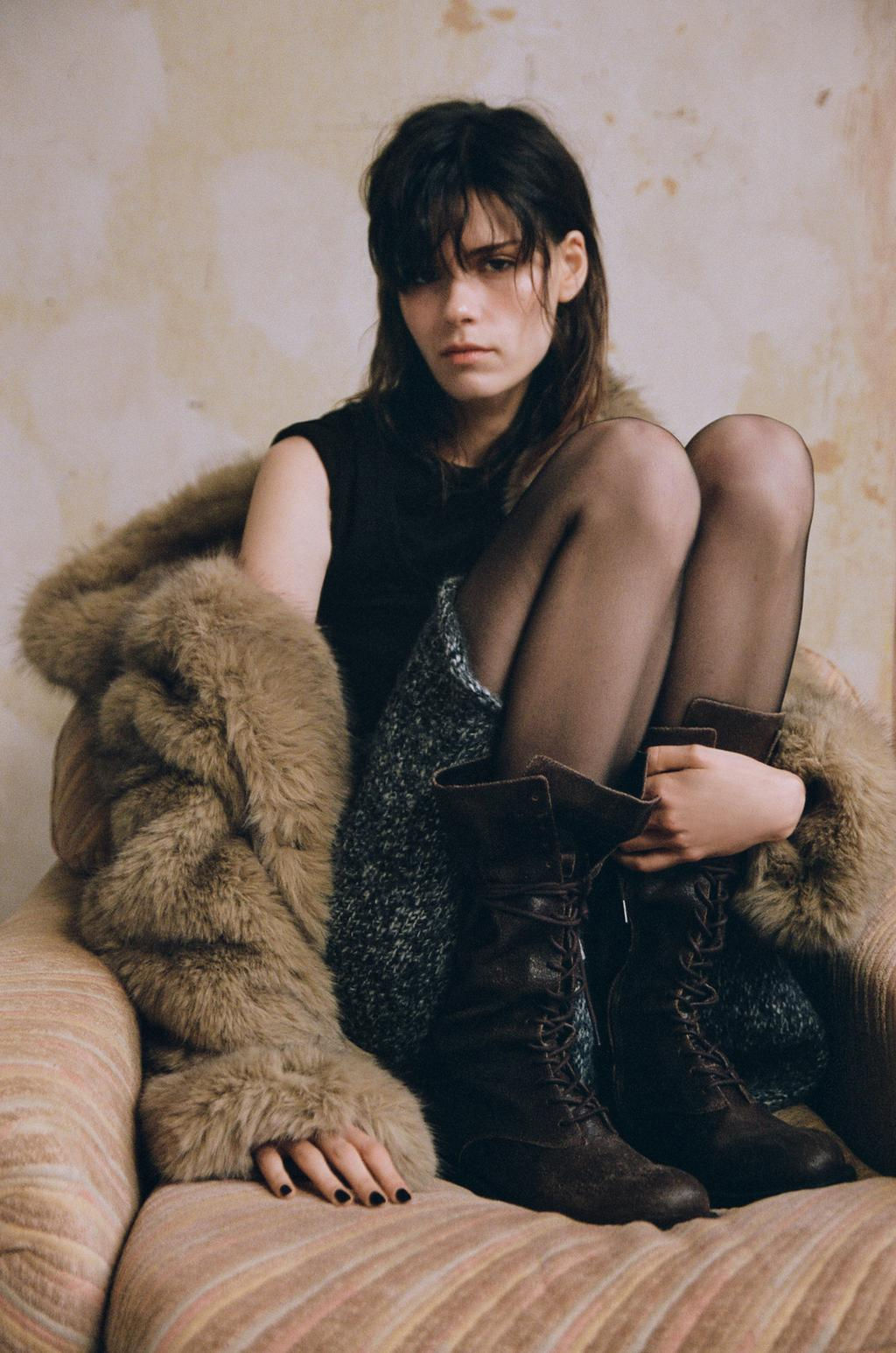 FAUX FUR HOODED COAT - Zara фото 2