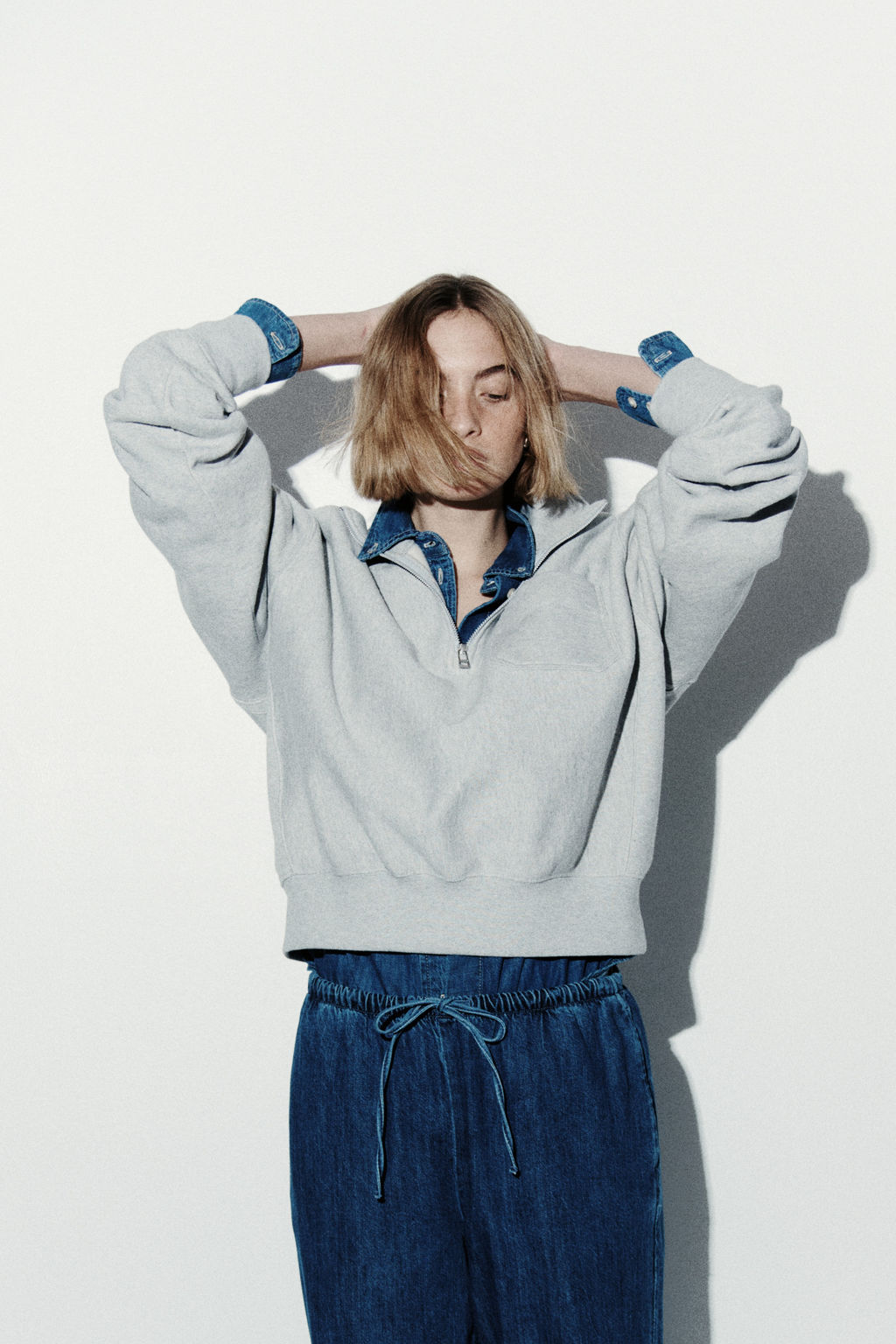 Pantal?n denim con cord?n de ajuste - H&m фото 10