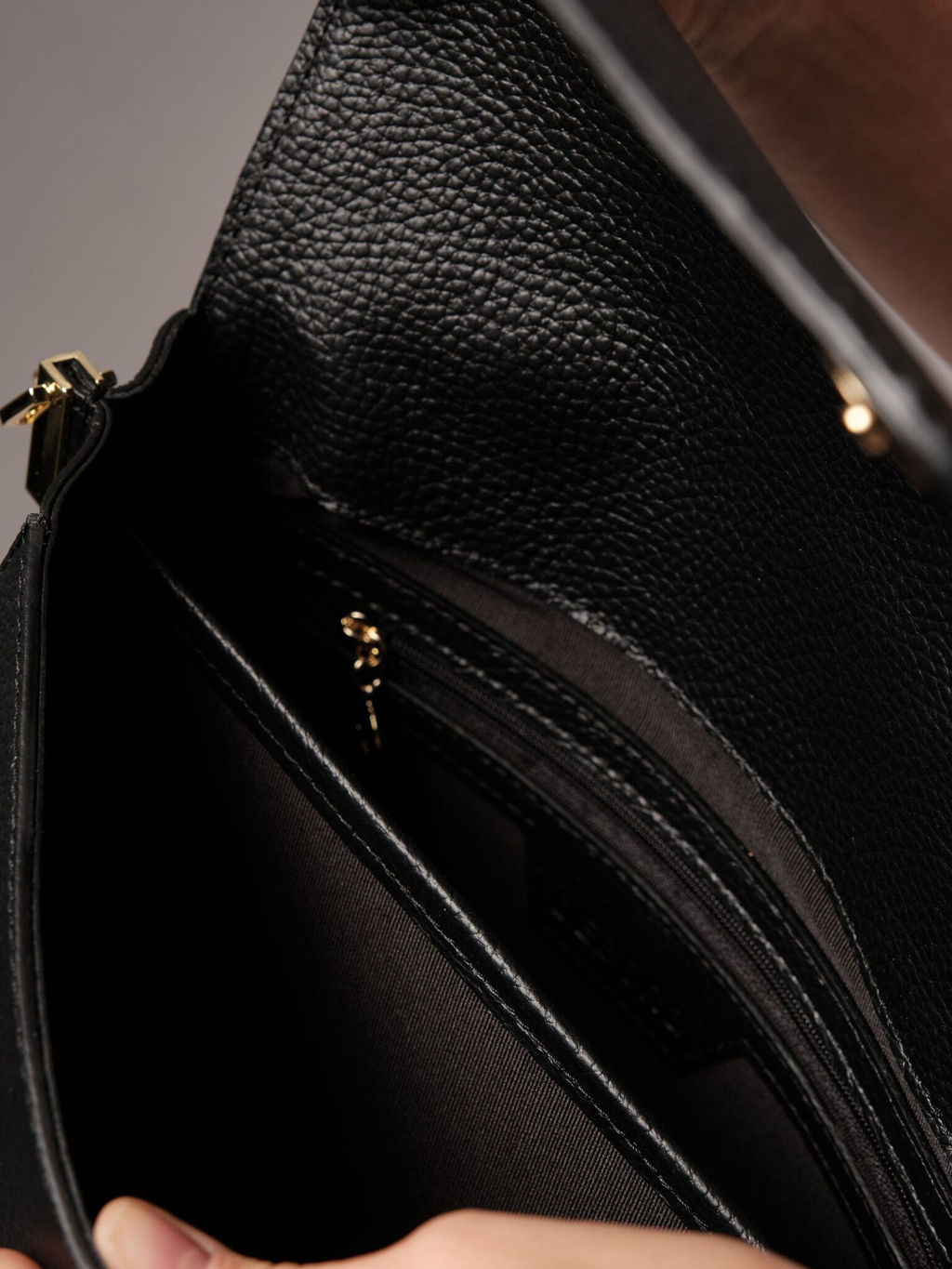 Сумка через плечо Deboro 30532 черный суприм