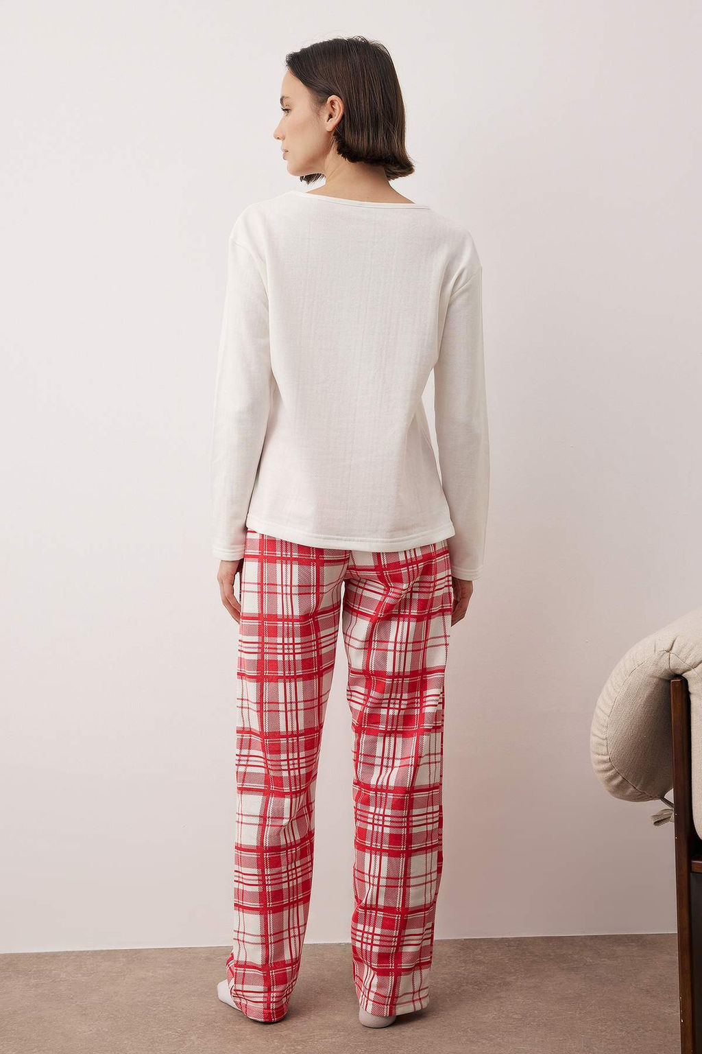 Trendyolmilla Beyaz Pamuklu Galaksi Desenli Sloganl? Uyku Bantl? Orme Pijama Tak?m? THMAW25PT00223 фото 32