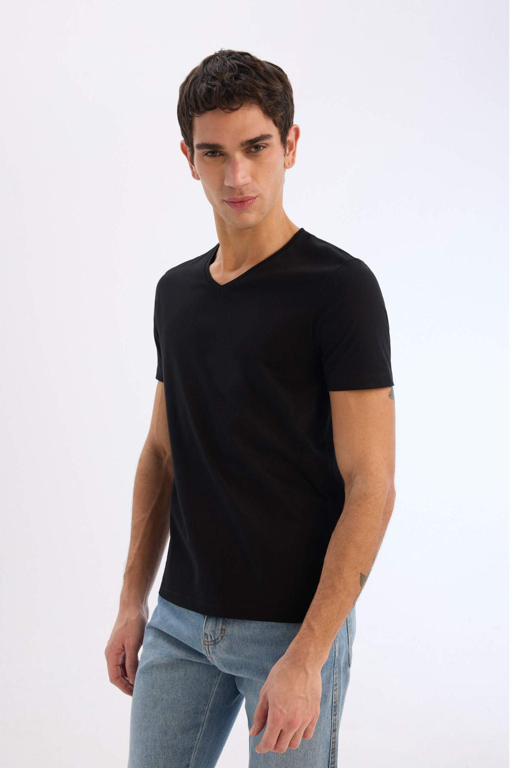 Slim Fit Dar Kesim V Yaka Basic Duz K?sa Kollu Tisort - Defacto фото 4