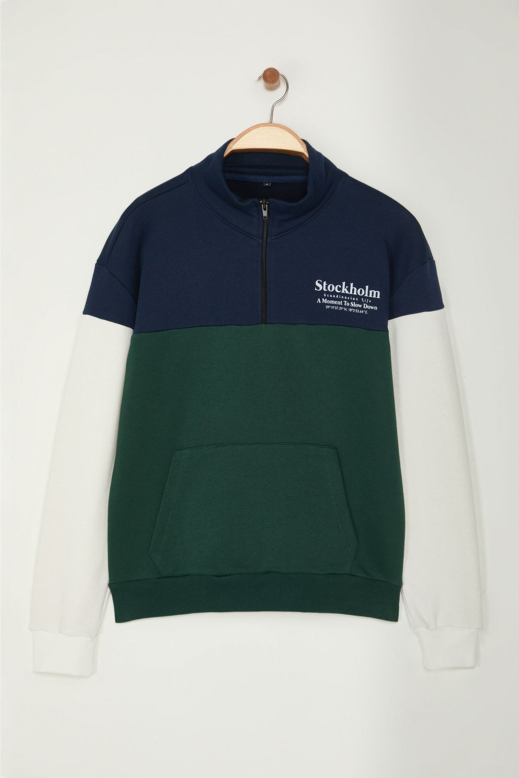 Zumrut Yesili Oversize/Genis Kesim Renk Blok Dik Yaka Fermuarl? Sardonsuz Sweatshirt TMNAW25SW00052