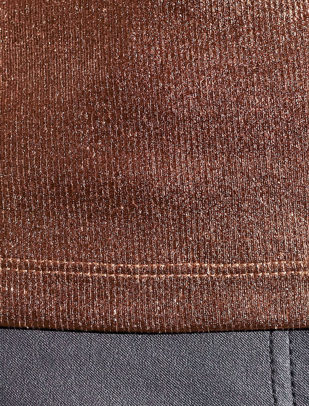 Футболка облегающая из хлопка в рубчик с V вырезом и матовым покрытием металлик - Vilatte фото 3