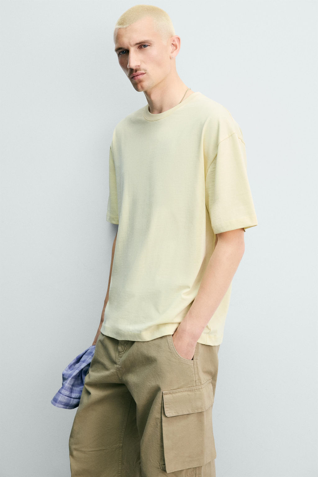 CAMISETA HEAVYWEIGHT B?SICA /03 / Amarillo claro