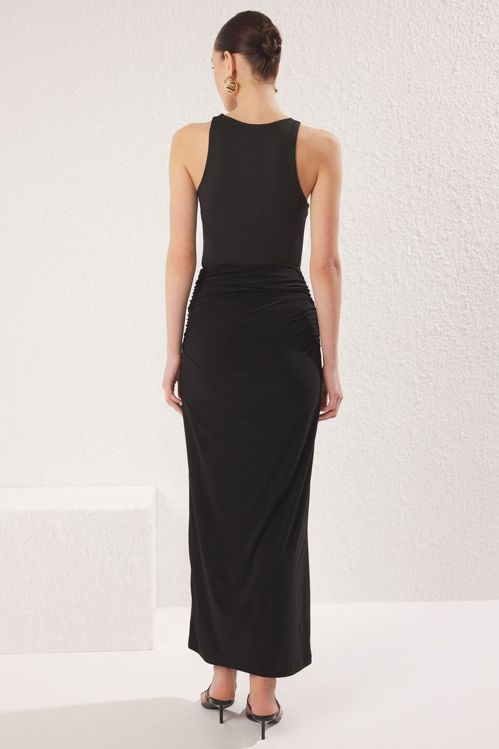 Siyah Gold Aksesuar Detayl? Esnek Maxi Orme Bal?k Etek TWOSS25ET00110 - Trendyolmilla фото 5