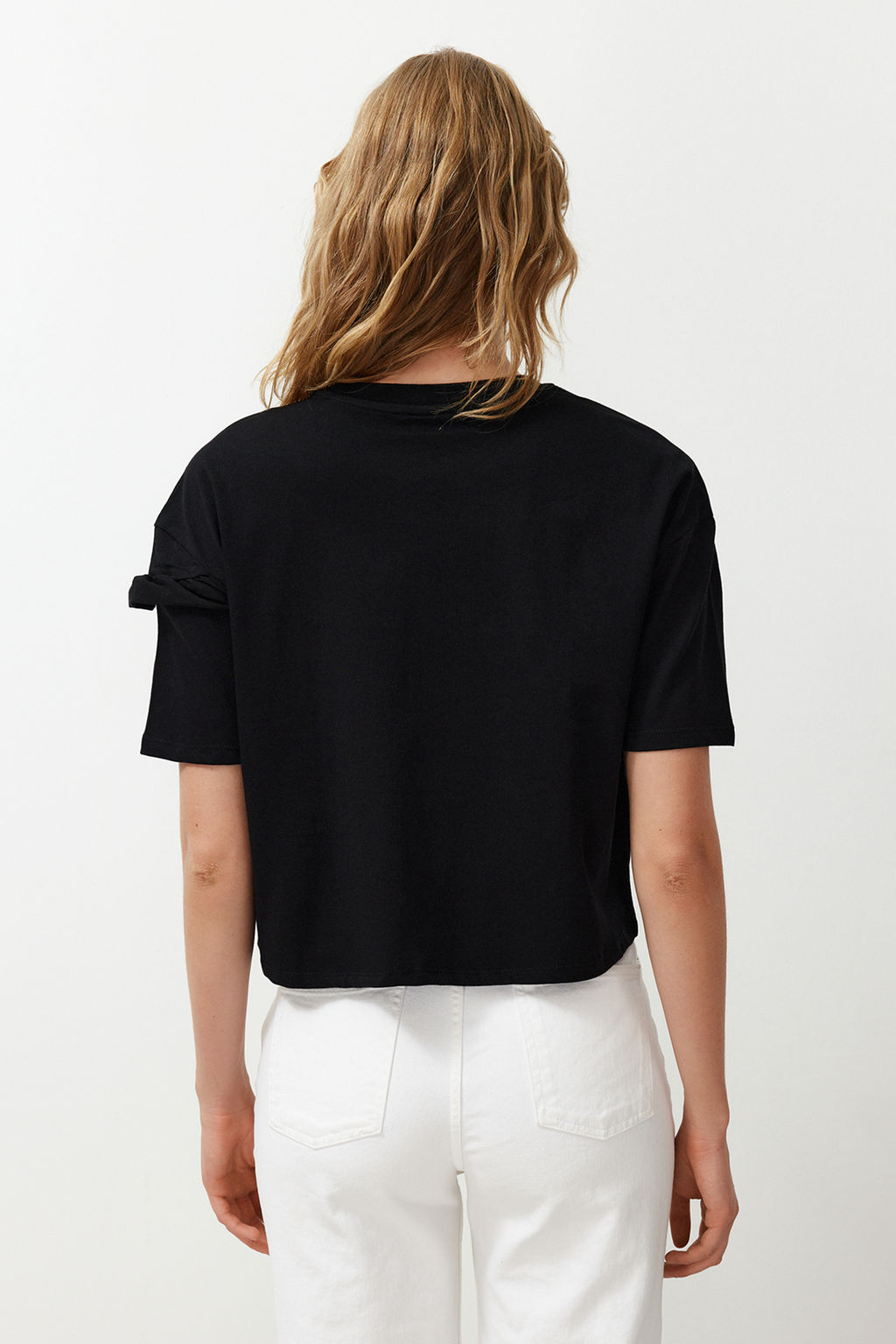 TRENDYOLMILLA Beyaz %100 Pamuk F?rf?r Detayl? Relaxed/Rahat Kal?p K?sa Kollu Orme T-Shirt TWOSS24TS00232  фото 14