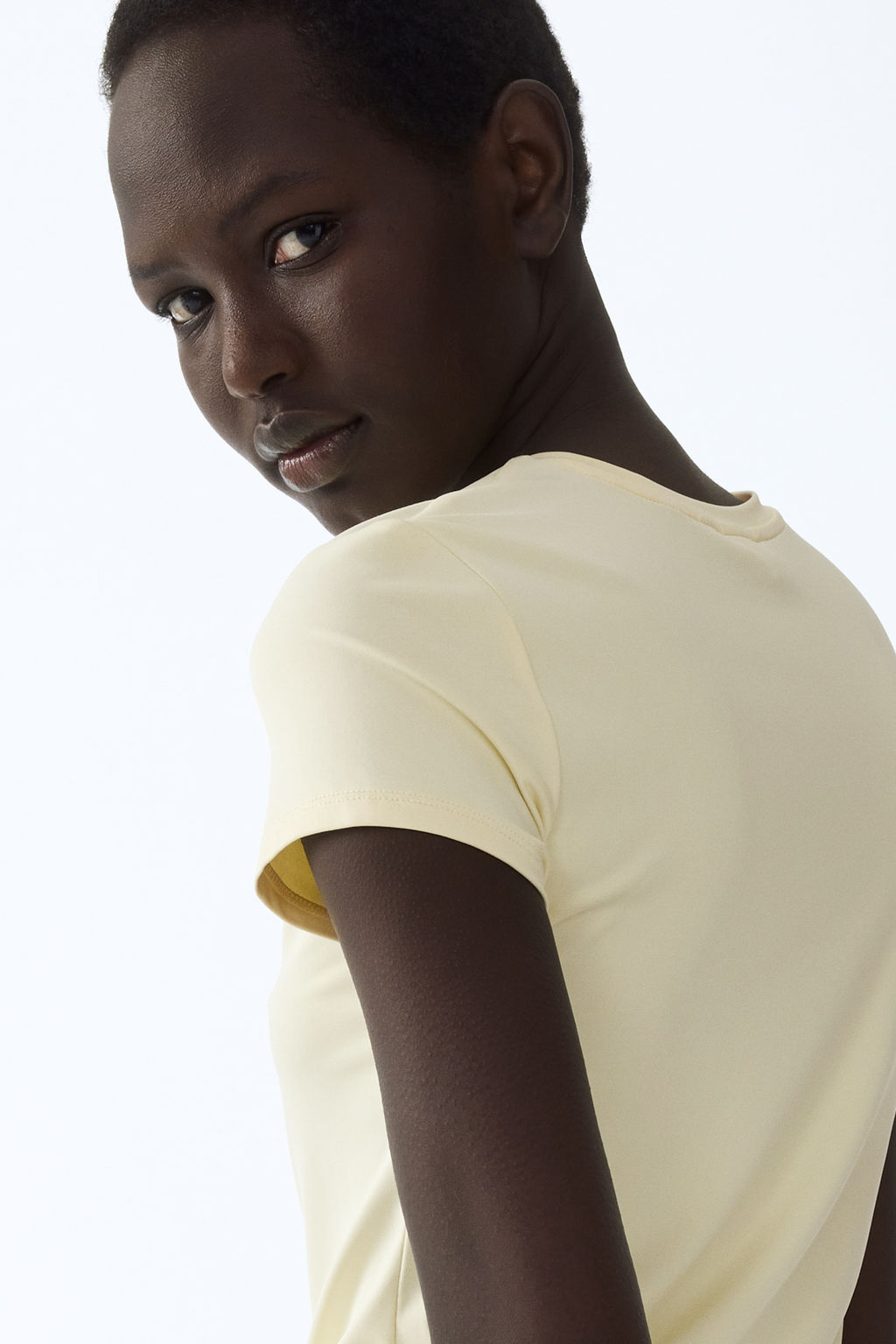 Camiseta entallada de microfibra - H&m фото 11
