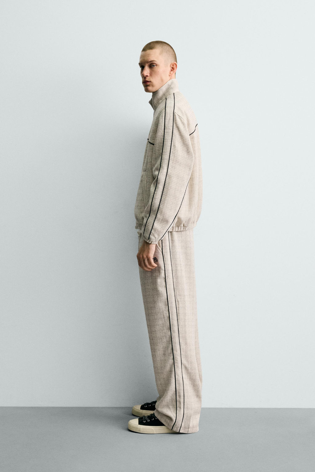 PANTAL?N JOGGER ESTRUCTURA BANDA CONTRASTE / Crudo - Zara фото 4