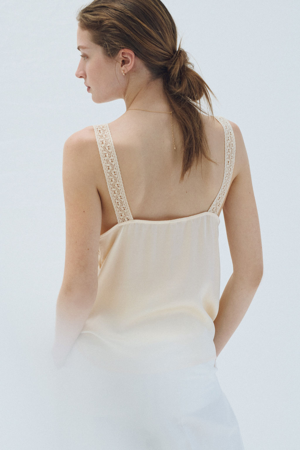 Top con jaretas e inserciones de encaje - H&m фото 4