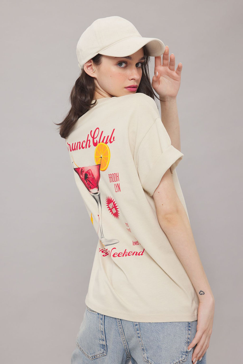 TRENDYOLMILLA Tas On ve Arka Bask?l? Oversize/Genis Kal?p Orme T-Shirt TWOSS25TS00123 фото 3