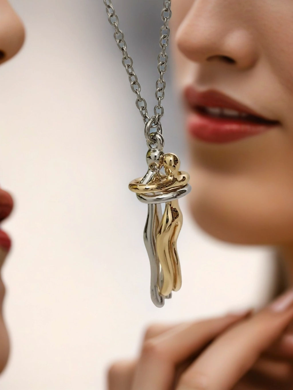 Кулон на цепочке Парочка