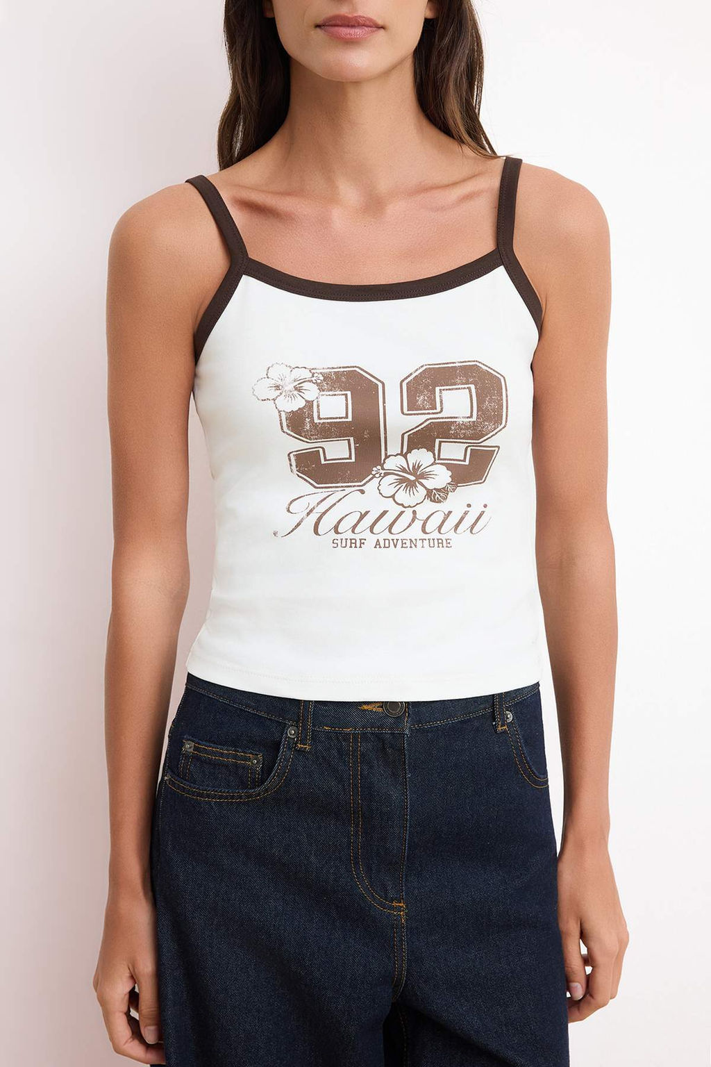 Ekru-Kahverengi Bask?l? Regular Havuz Yaka Ince Ask?l? Kolsuz Interlok Orme Atlet TWOSS26AL00025 - Trendyolmilla фото 4