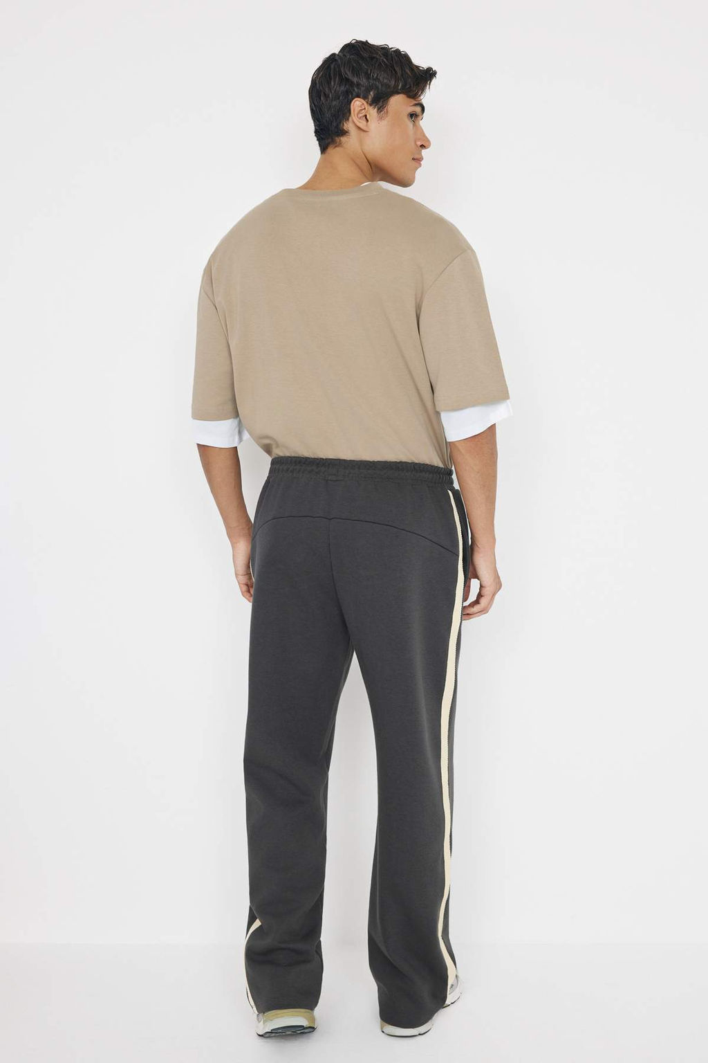 Teen Antrasit Straight Fit Serit Detayl? Slikon Etiketli Kal?n Esofman Alt? TMNAW26EA00000 - Trendyolmilla фото 5