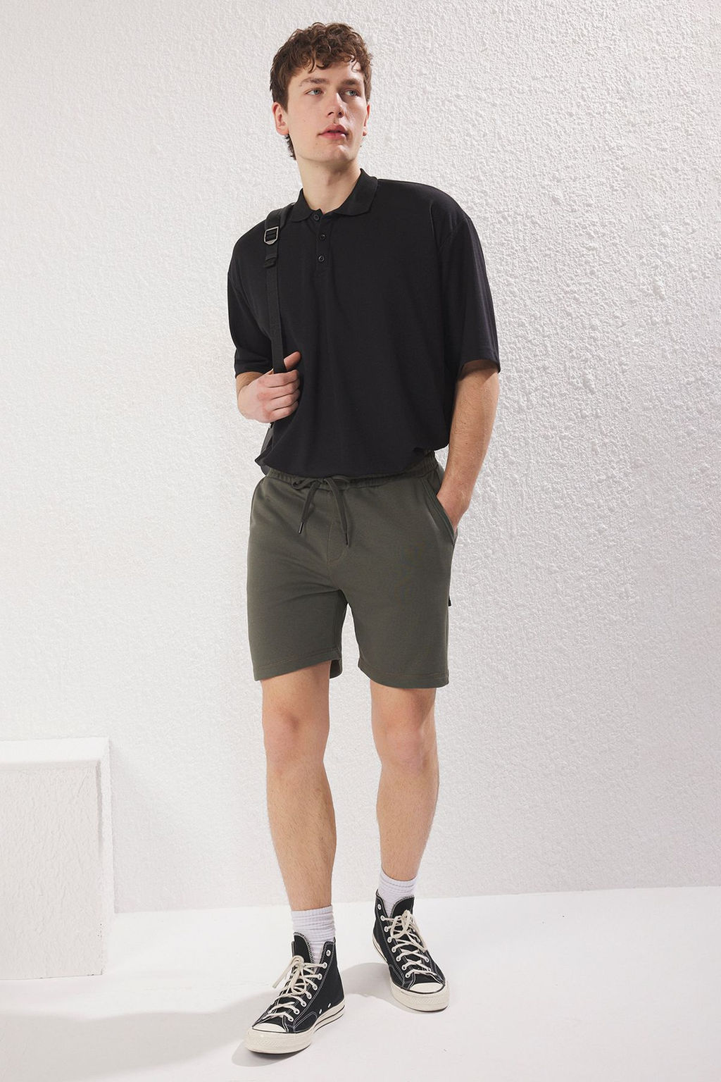 TRENDYOL MAN Haki Regular/Normal Kesim Basic Karyoka Dikisli Sort & Bermuda TMNSS25SR00021 - Trendyolmilla фото 14