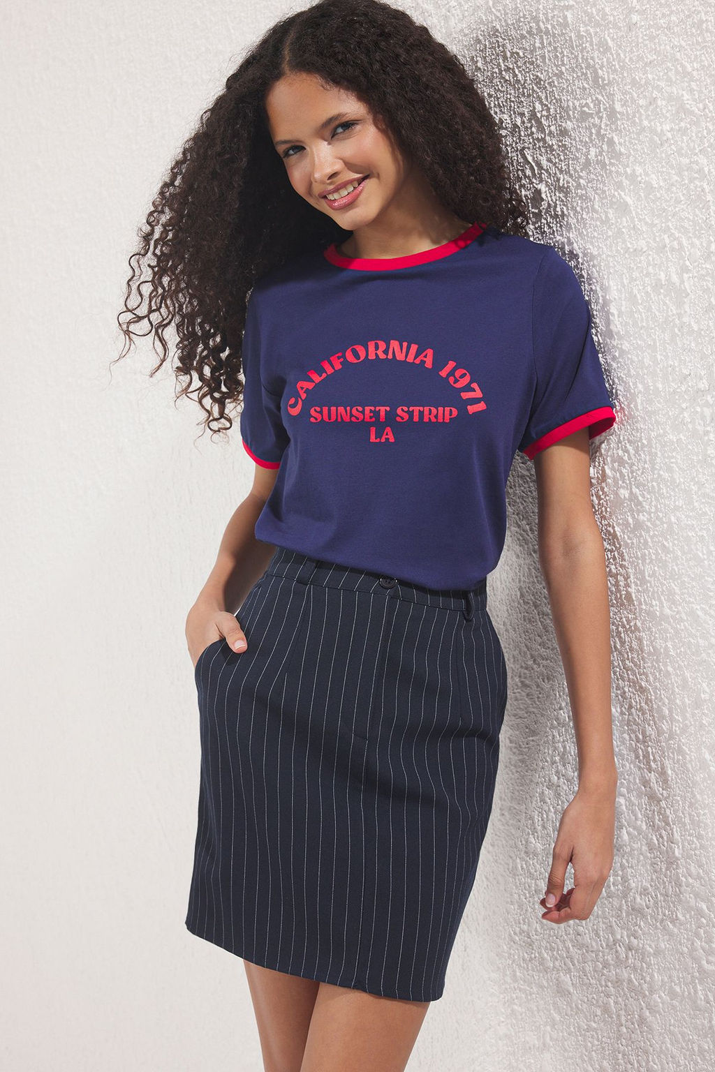 Lacivert %100 Pamuk Kontrast Biyeli Slogan Bask?l? Regular/Normal Kal?p Orme T-Shirt TWOSS24TS00105