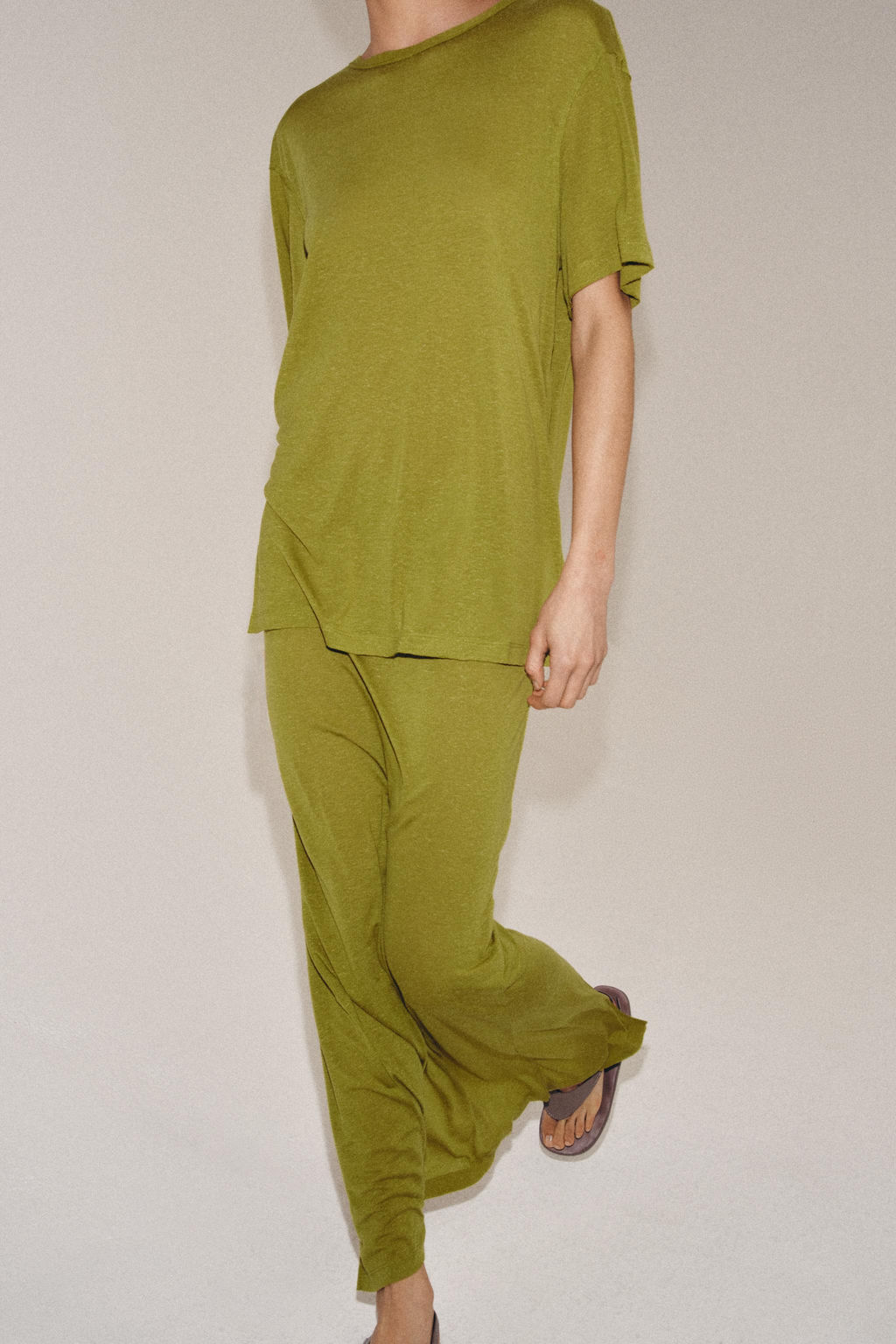 CAMISETA OVERSIZE FLUIDA / Lima fl?or