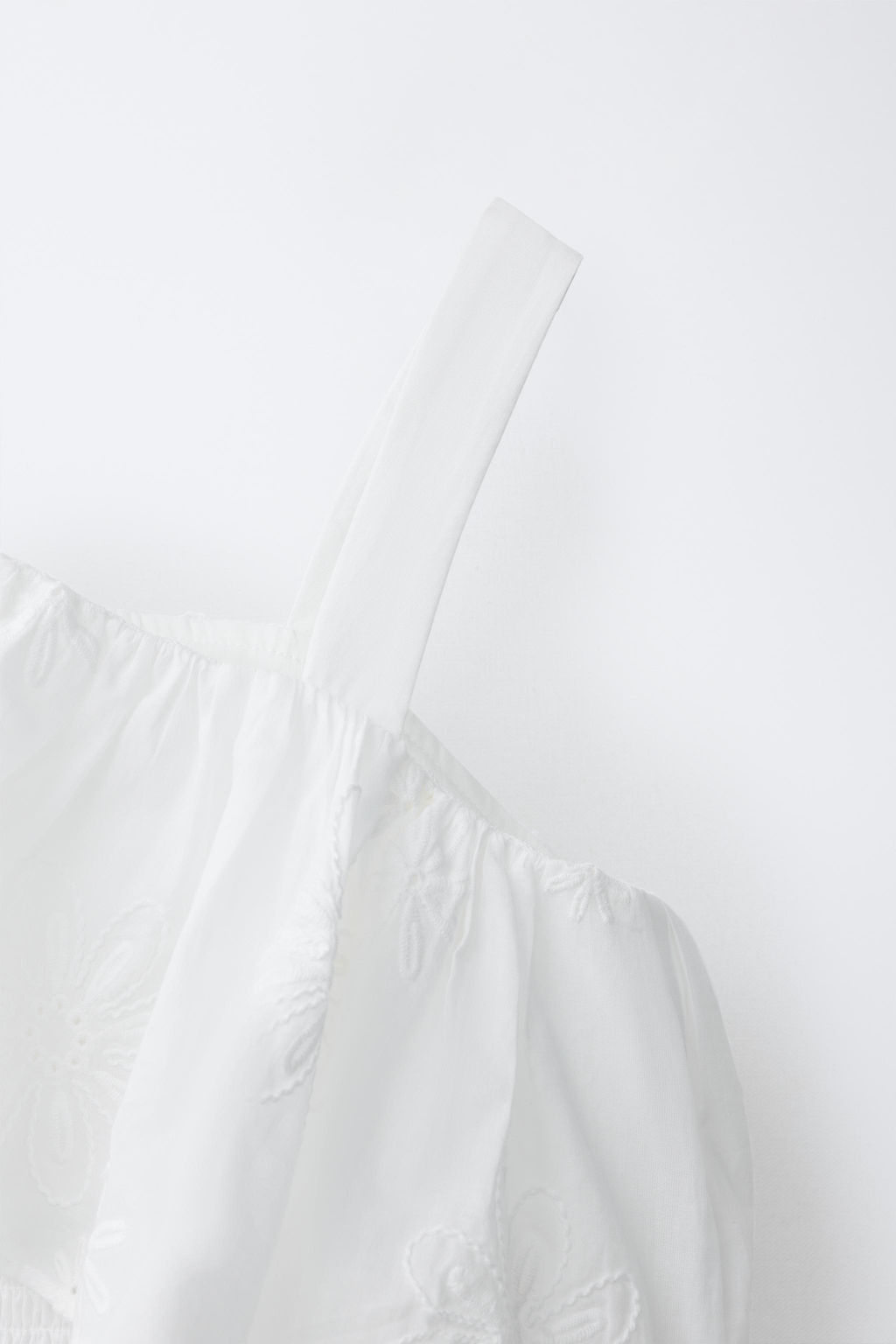 TOP VOLANTE ASIM?TRICO / Blanco - Zara фото 6