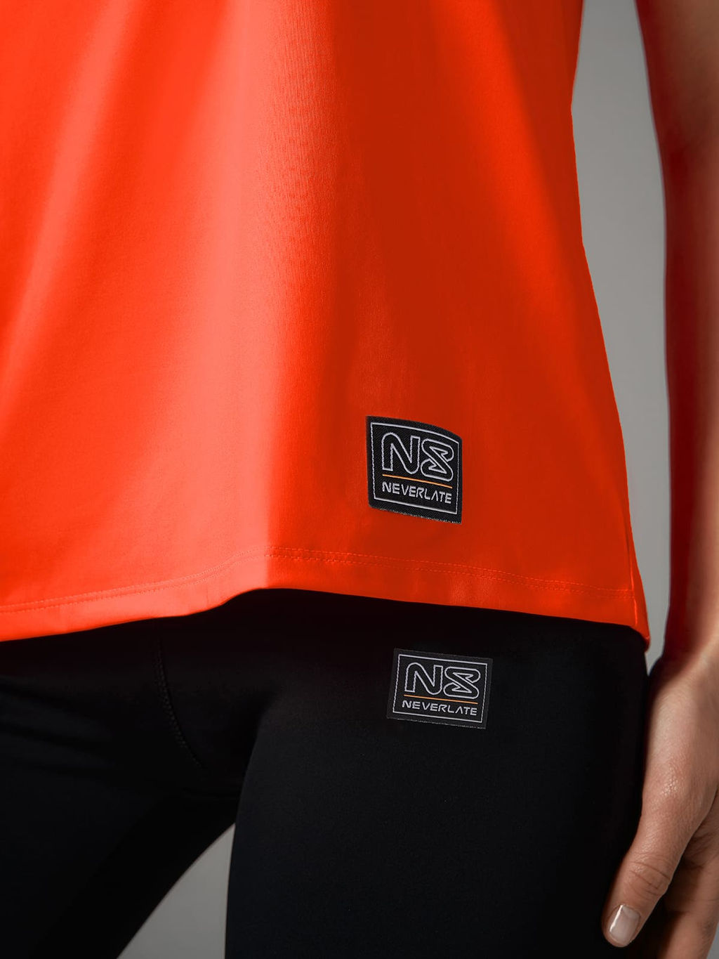 Футболка свободного силуэта на одно плечо - NEVERLATE фото 4